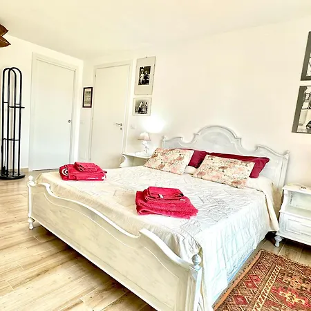 La Mansarda - Terrazze & Relax A Due Passi Da Bari דירה